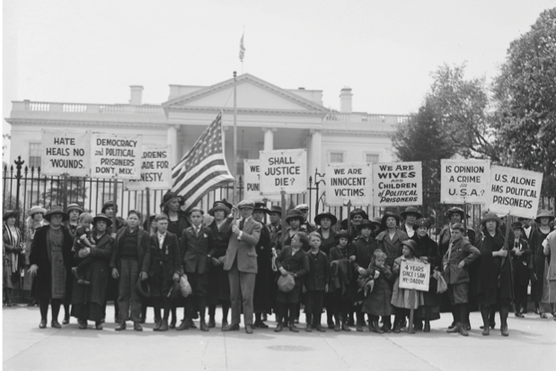 Protestors against the Sedition Act outside the White House